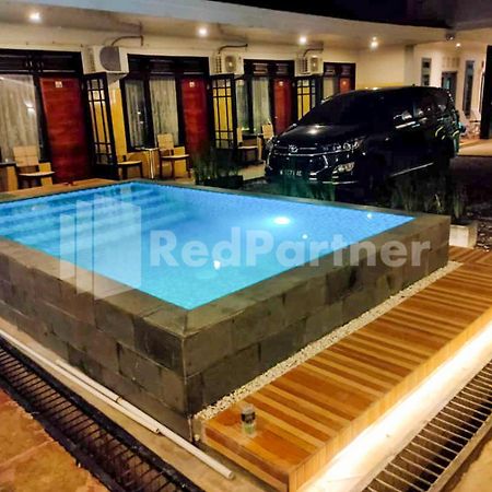 The Paragon Hotel Cilacap Redpartner Dış mekan fotoğraf