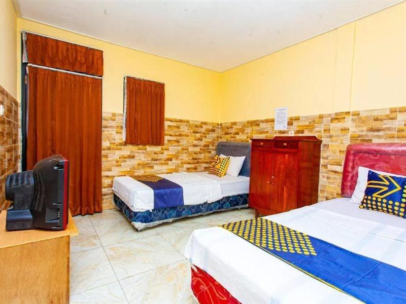 The Paragon Hotel Cilacap Redpartner Dış mekan fotoğraf