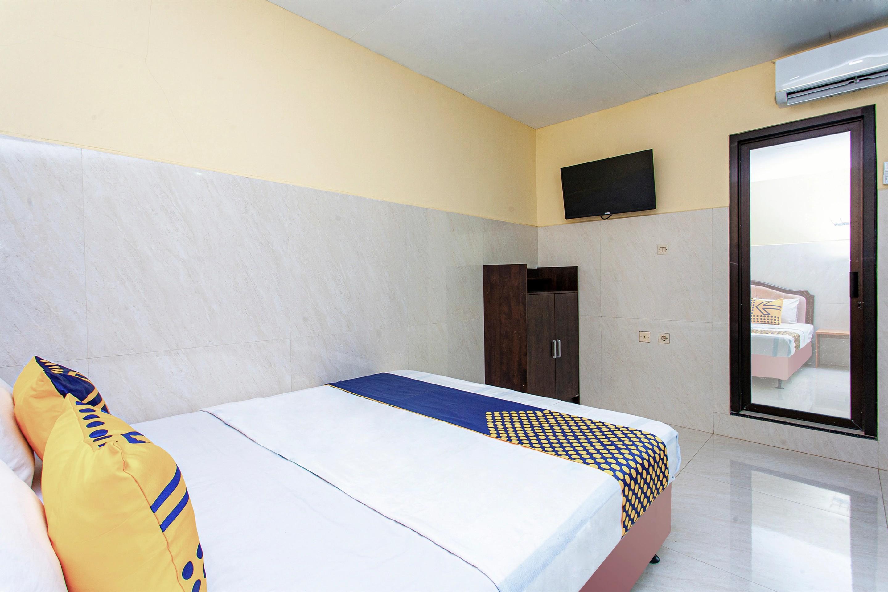 The Paragon Hotel Cilacap Redpartner Dış mekan fotoğraf