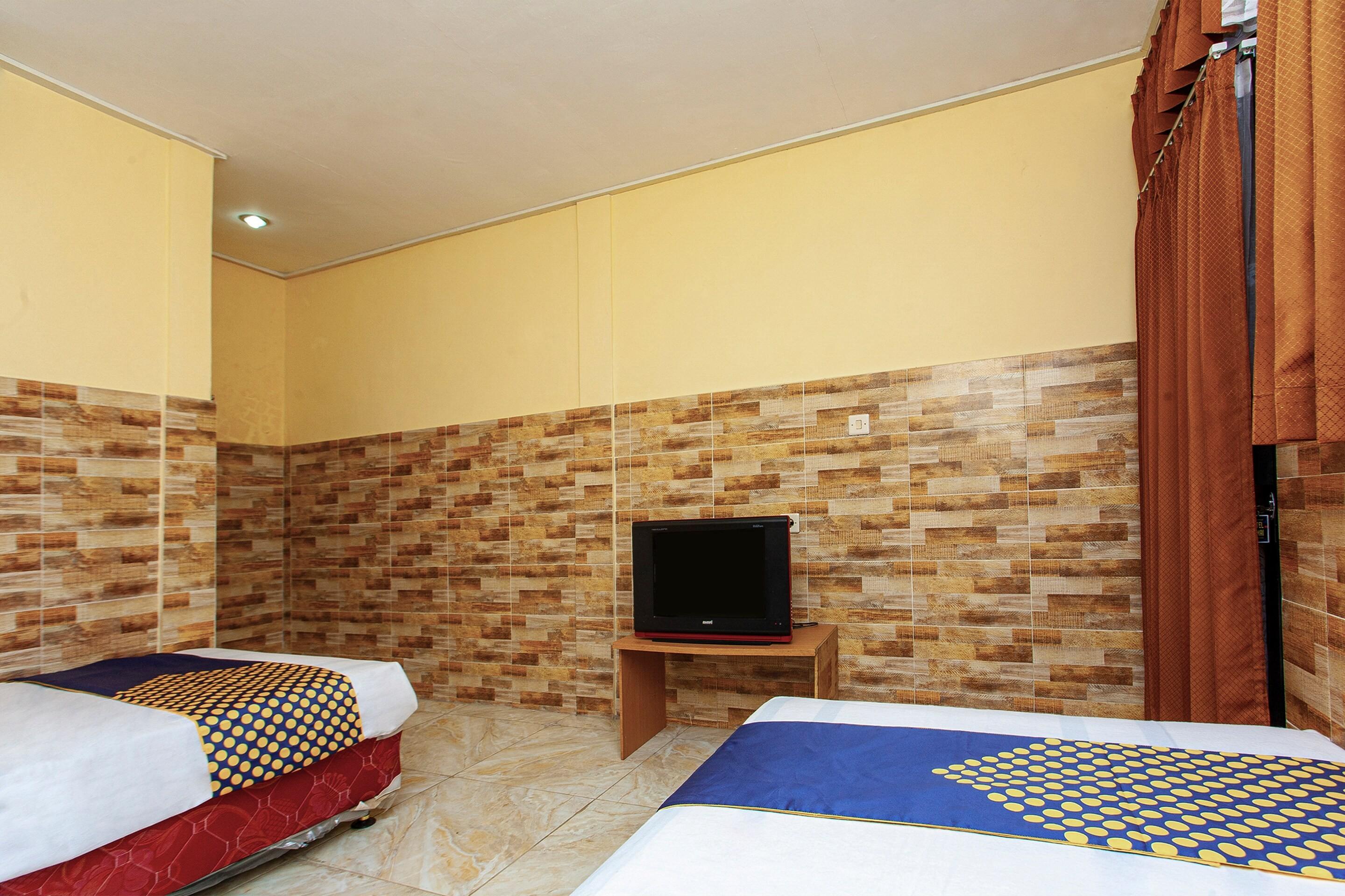 The Paragon Hotel Cilacap Redpartner Dış mekan fotoğraf