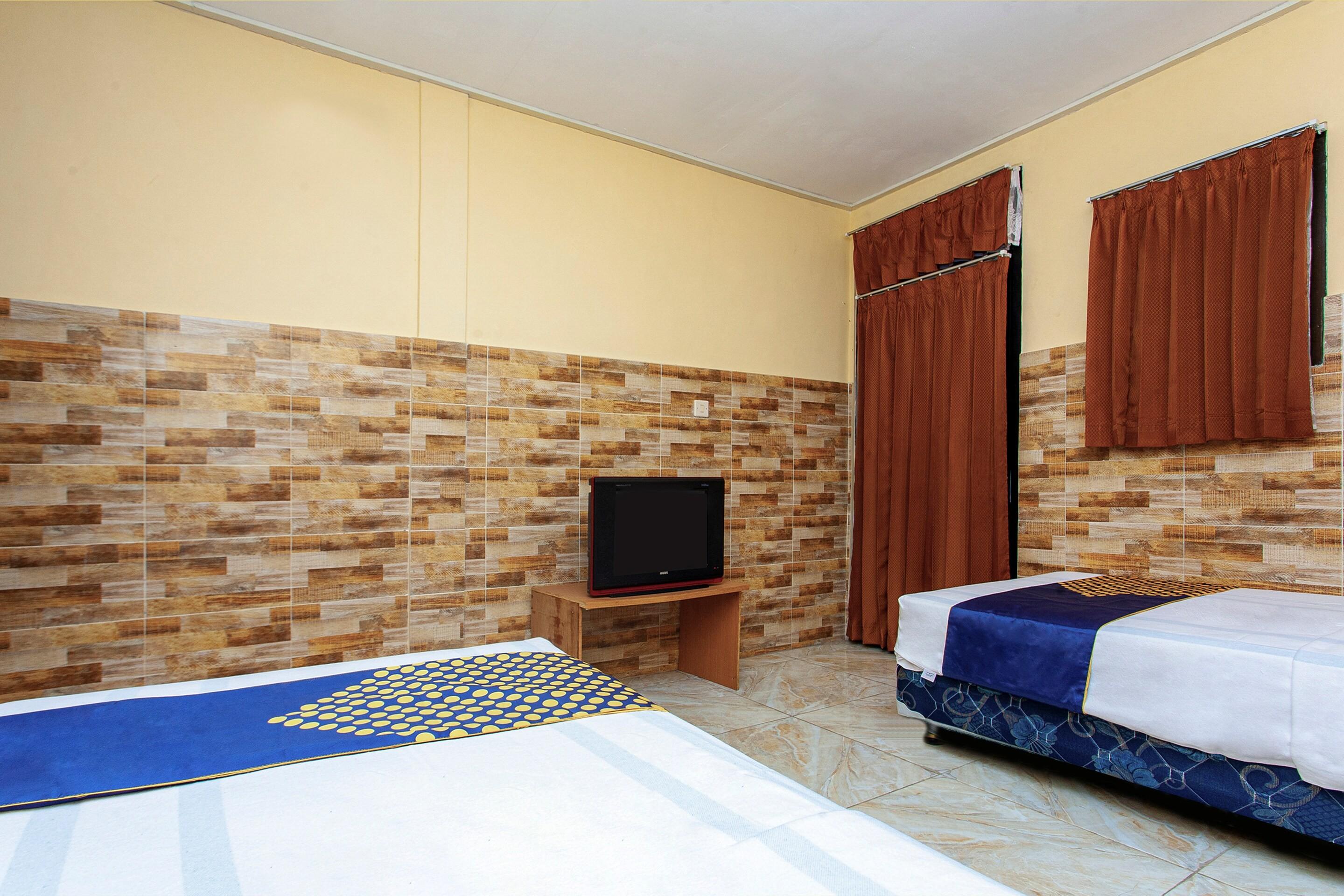The Paragon Hotel Cilacap Redpartner Dış mekan fotoğraf