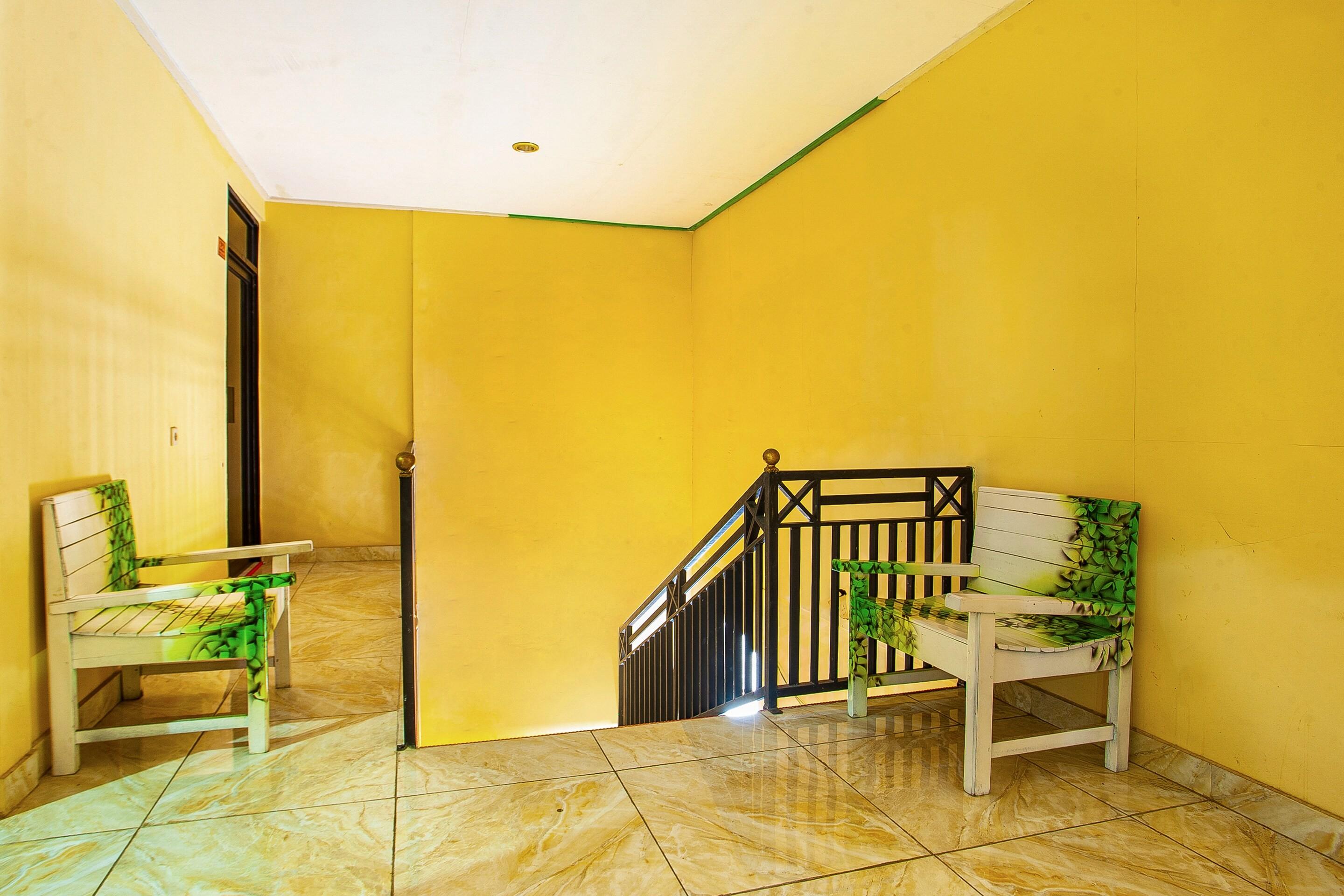 The Paragon Hotel Cilacap Redpartner Dış mekan fotoğraf