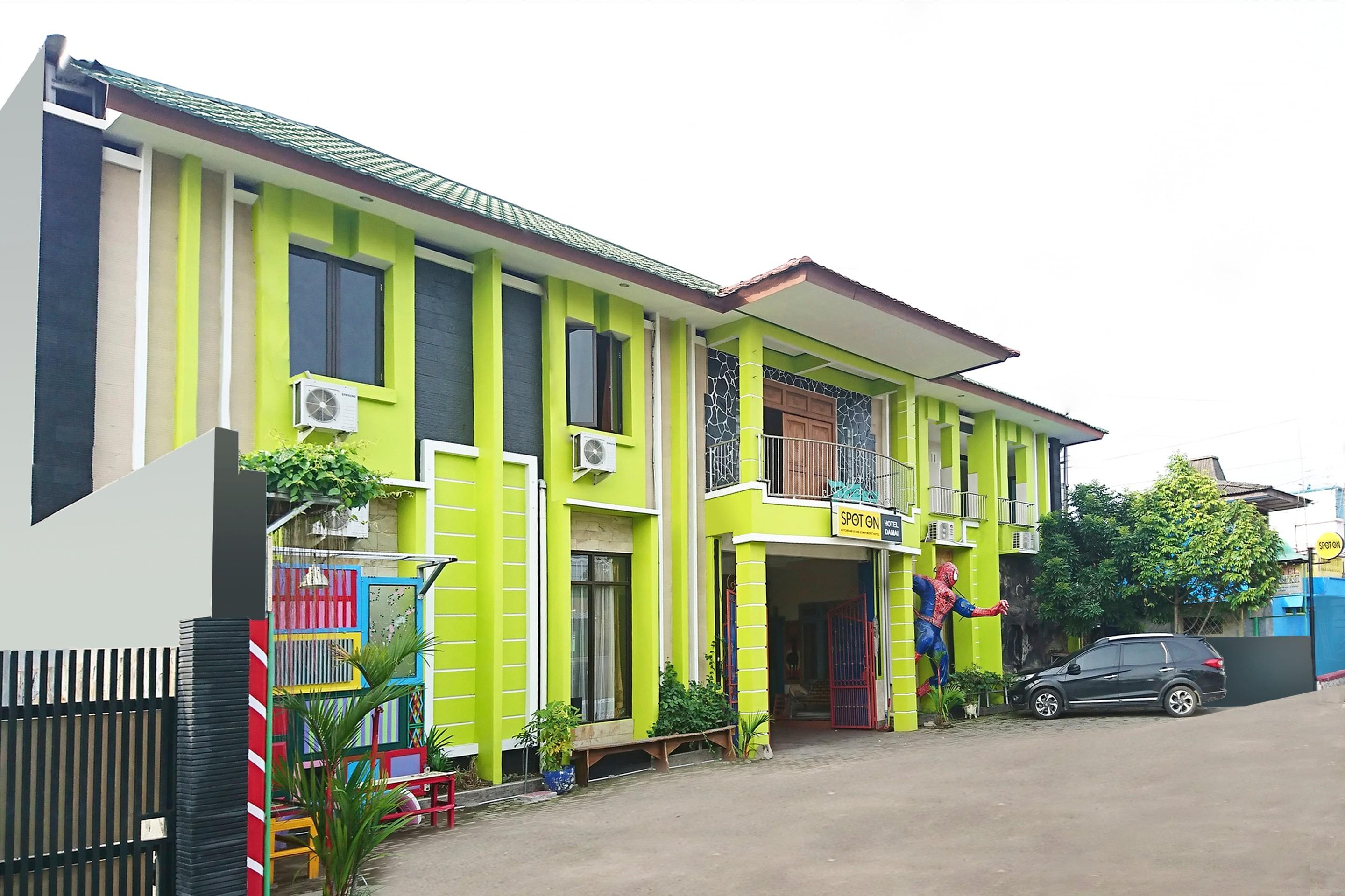 The Paragon Hotel Cilacap Redpartner Dış mekan fotoğraf