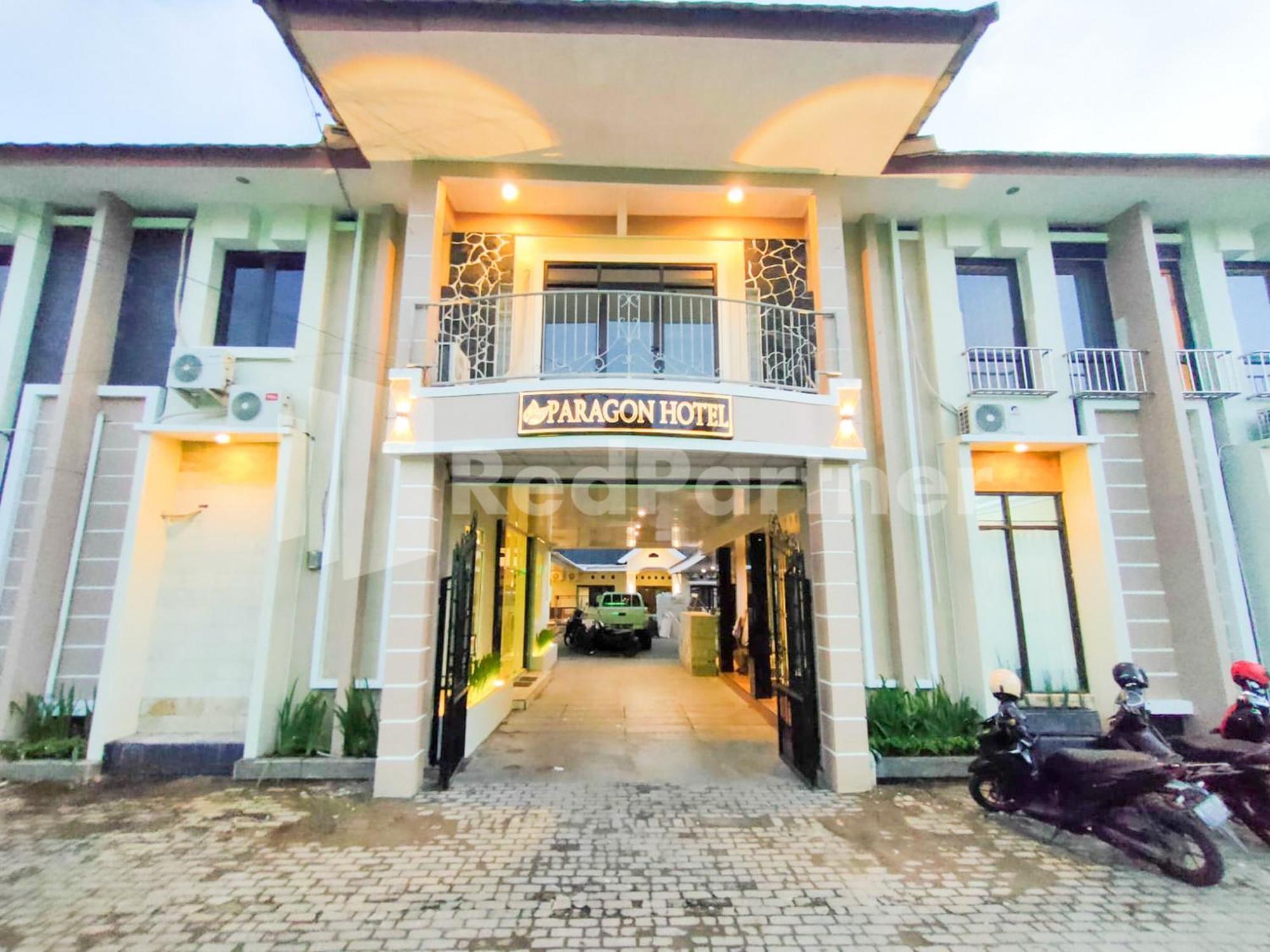 The Paragon Hotel Cilacap Redpartner Dış mekan fotoğraf