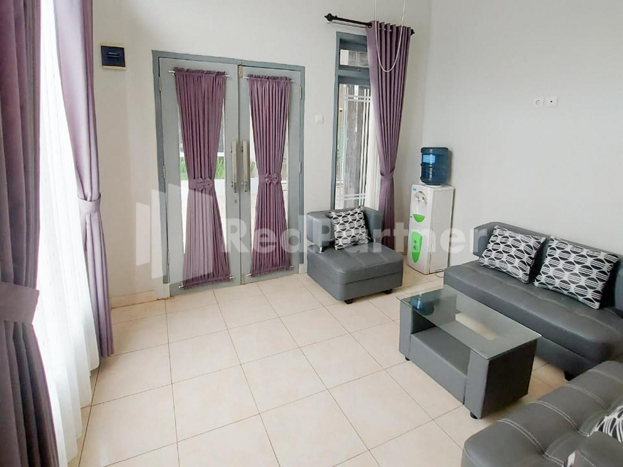 The Paragon Hotel Cilacap Redpartner Dış mekan fotoğraf